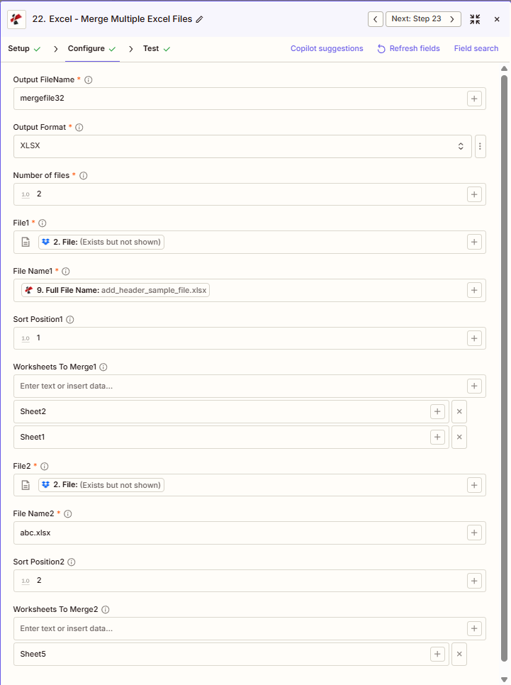 Haz clic para ampliar Configuración de Zapier para combinar varios archivos de Excel con PDF4me: Nombre del archivo de salida, Formato de salida, Número de archivos, Archivo1/Archivo2, Hojas de cálculo para combinar.